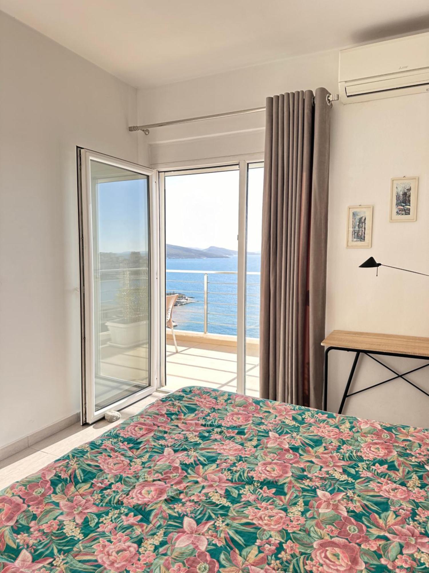 Bay View Apartment Sarandë Exteriör bild
