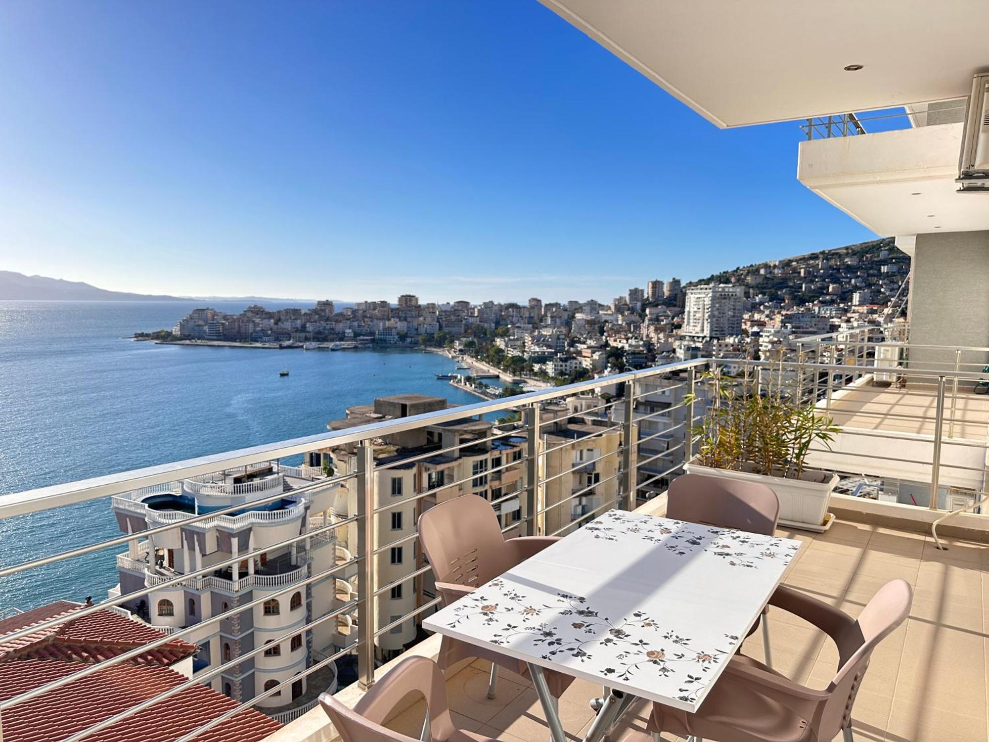 Bay View Apartment Sarandë Exteriör bild