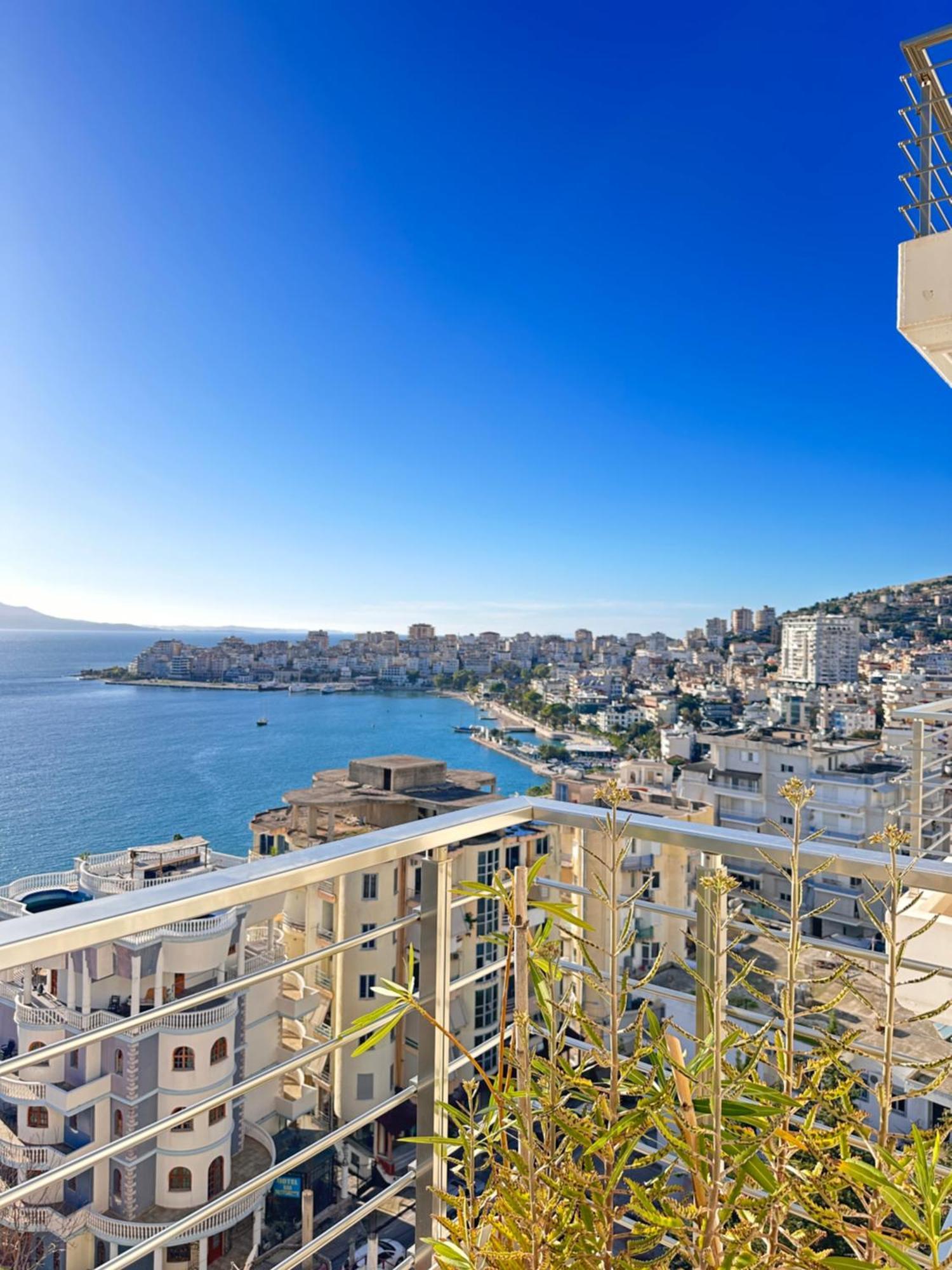 Bay View Apartment Sarandë Exteriör bild